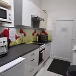 V Centre - Vlastna Izba So Spolocnou Kuchynou A Kupelnou Moze Zdielana 2 Inymi Izbami Мартин