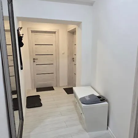 V Centre - Vlastna Izba So Spolocnou Kuchynou A Kupelnou Moze Zdielana 2 Inymi Izbami *